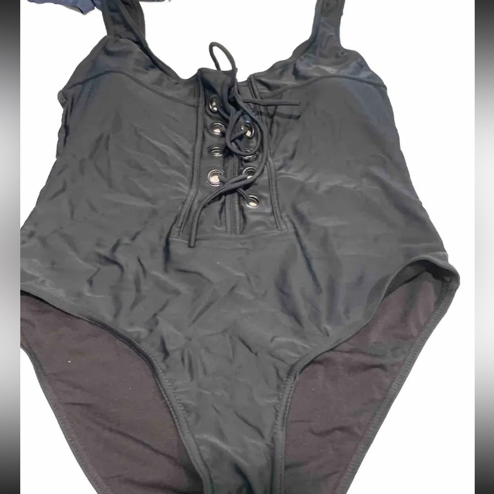 The Perfect Sculpt Black busty bathing suit.